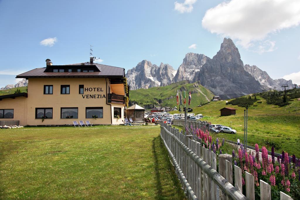 Albergo Venezia Passo Rolle Buitenkant foto
