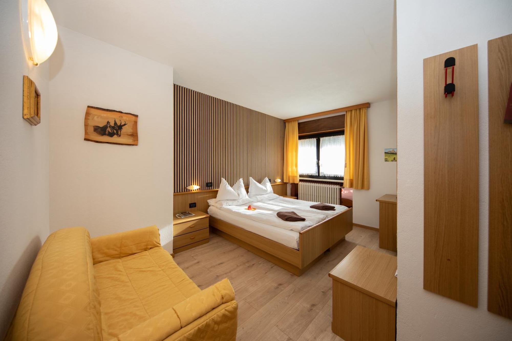 Albergo Venezia Passo Rolle Buitenkant foto