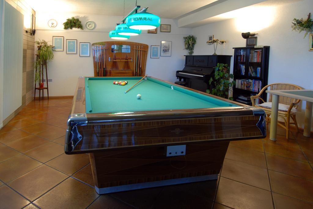 Albergo Venezia Passo Rolle Buitenkant foto